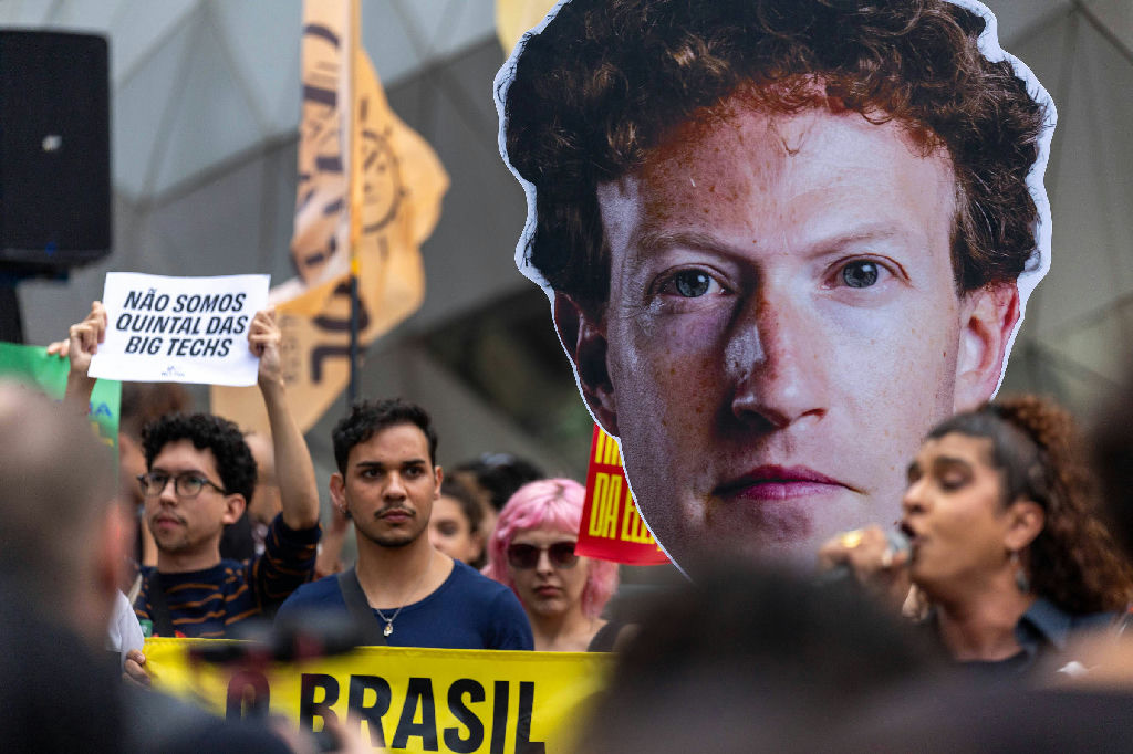 Bernie Sanders e deputados cobram Meta por atuação na eleição do Brasil