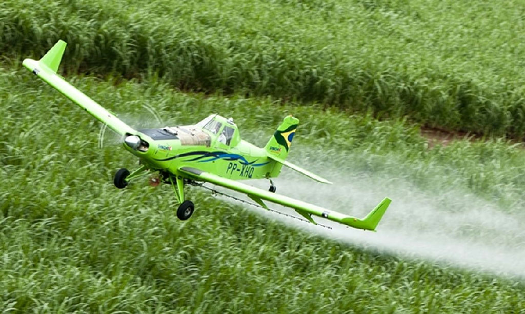 Brasil figura entre os maiores importadores de pesticidas proibidos na União Europeia