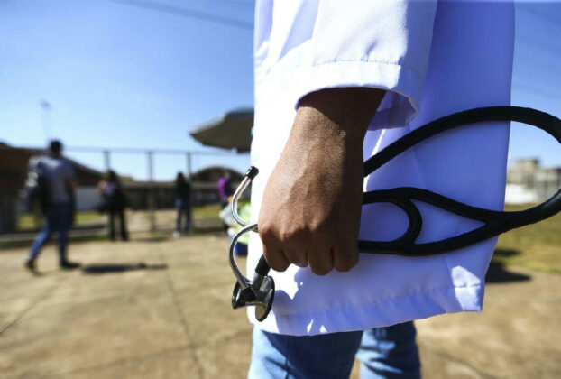 Câmara e Senado aprovam exame obrigatório para médicos recém-formados no país
