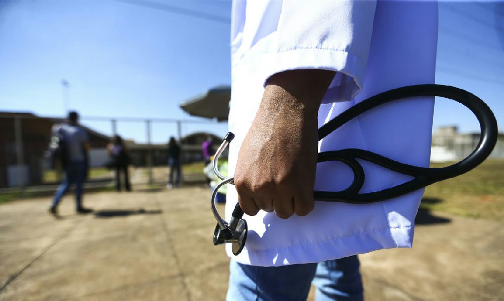 Câmara e Senado aprovam exame obrigatório para médicos recém-formados no país