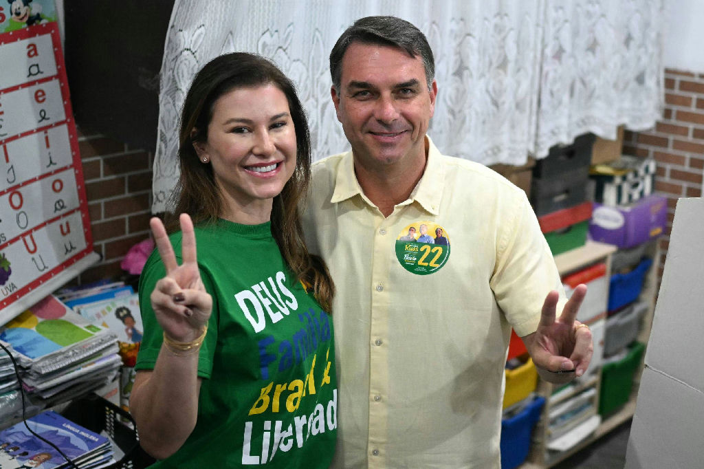 Campanha de Flávio Bolsonaro articula demonstração de força com aliados