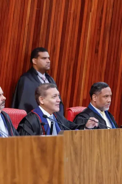 Campanhas eleitorais ganham novas normas do TSE para uso de canais no whatsapp