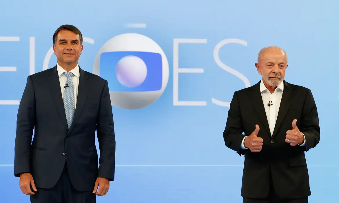 Candidatos trocam acusações e debatem propostas em emissora