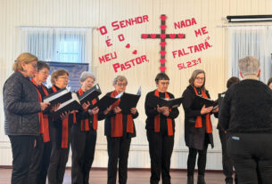 Cantores encantam durante a terceira etapa do 45º Encontro Municipal de Coros