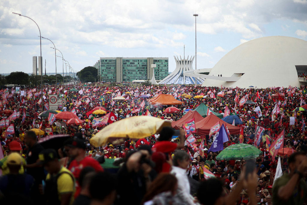 Capitais brasileiras registram manifestações pró-Lula na reta final da campanha