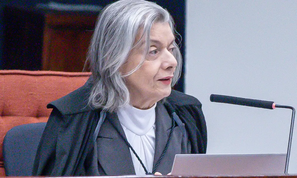 Cármen Lúcia rejeita pedido de transporte interestadual gratuito no segundo turno