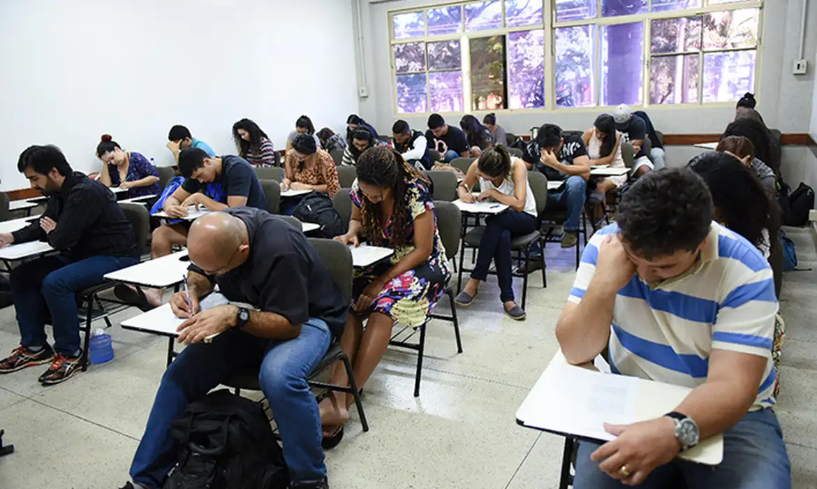 Celpe-bras inicia nova etapa de exames de proficiência em língua portuguesa