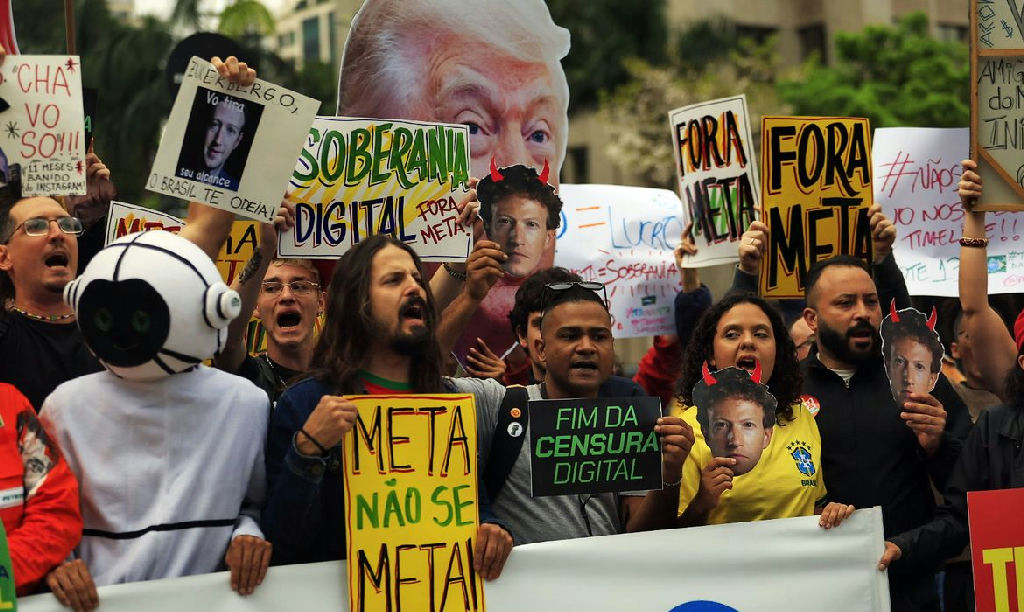 Centenas protestam em São Paulo e exigem que a Meta garanta neutralidade nas eleições