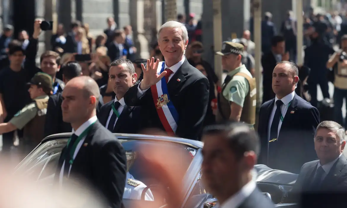 Chile enfrenta crise econômica, queda do PIB e alta do desemprego sob governo de José Antonio Kast
