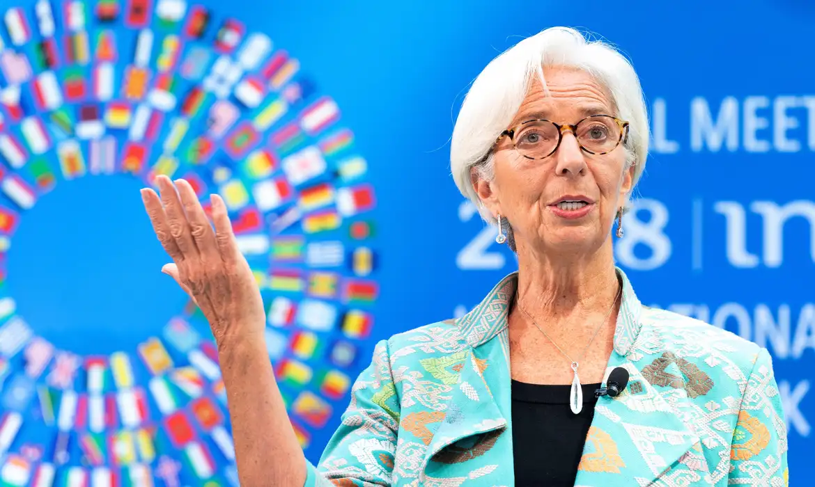 Christine Lagarde deixa comando do Banco Central Europeu sob pressões econômicas