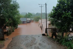 Chuvas intensas causam alagamentos, bloqueios e deixam desabrigados no Rio Grande do Sul