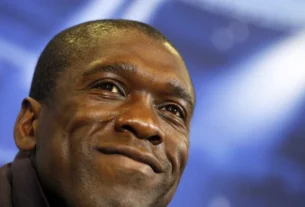 Clarence Seedorf assume comando do Corinthians e exalta grandeza do clube