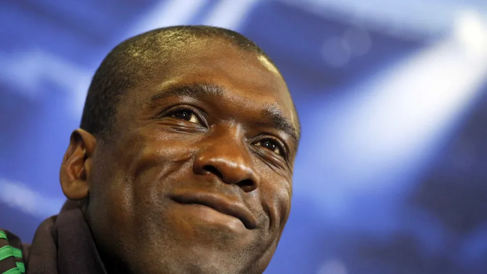 Clarence Seedorf assume comando do Corinthians e exalta grandeza do clube