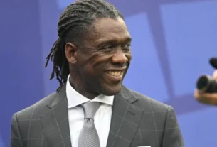 Clarence Seedorf desembarca em São Paulo para assumir o comando do Corinthians