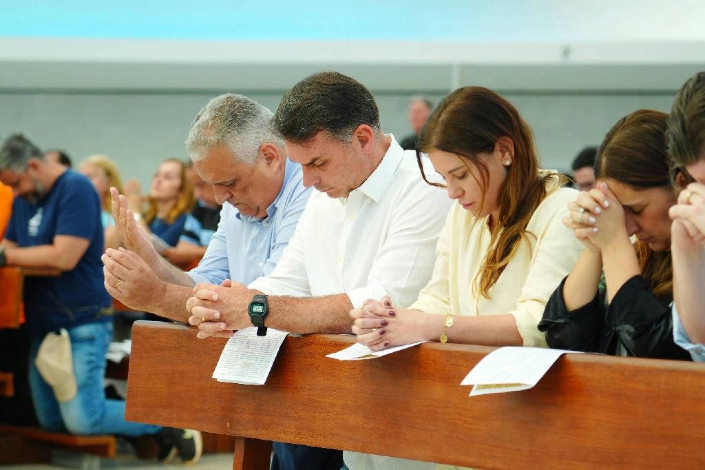 CNBB defende constituição e apela por intercessão após embate político