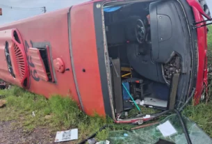 Colisão entre carro e ônibus deixa feridos na Avenida dos Municípios em Novo Hamburgo