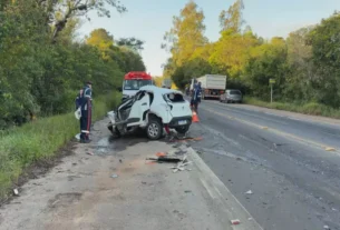 Colisão frontal entre carro e caminhão resulta em morte na Rs-118 em Viamão