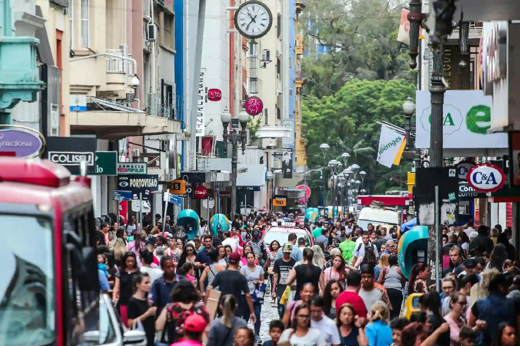 Comércio de Porto Alegre projeta quase 10 mil vagas temporárias para o fim de ano