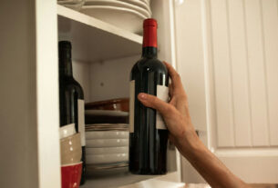 Como conservar vinhos em casa sem precisar de adega climatizada