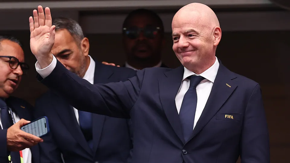 Confederação asiática muda de rumo e declara apoio à reeleição de Infantino