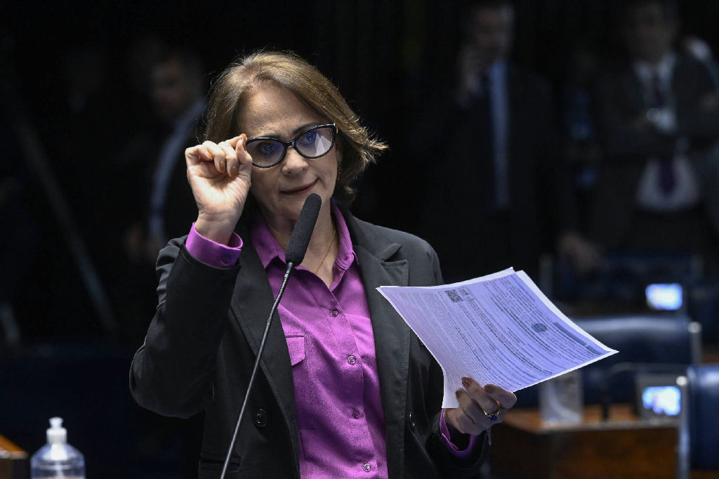 Damares Alves rejeita acordo com Alcolumbre e cobra anistia a Bolsonaro