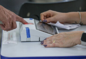 Decisão de Cristiano Zanin define que horário ampliado de votação vale apenas onde urnas permanecem abertas
