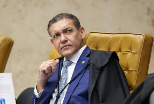 Decisão de Kassio Nunes Marques contra canal de Janones é questionada por falta de provas
