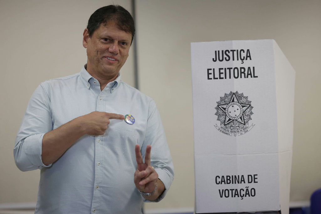 Declaração de Tarcísio sobre disputa presidencial gera divergência entre aliados