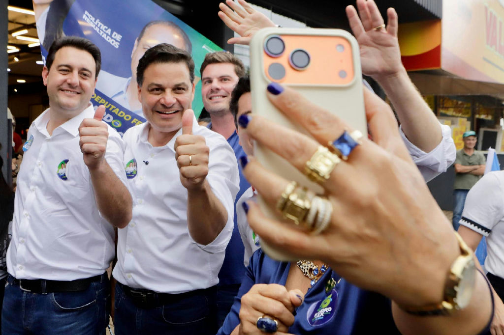 Derrotado no paraná, ratinho jr apoia flávio bolsonaro e greca declara voto em lula