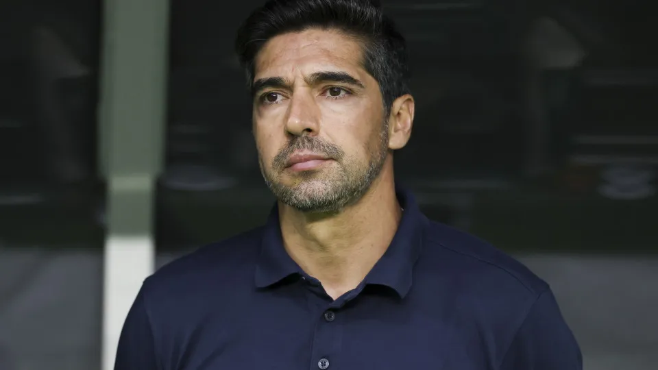 Desfalques no ataque colocam Abel Ferreira à prova para clássico do Palmeiras