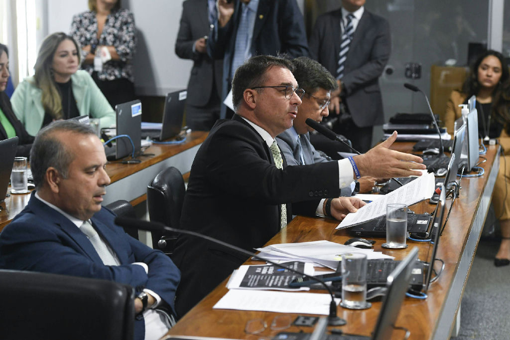 Direita consolida maioria no Senado e promete guinada conservadora a partir de 2027