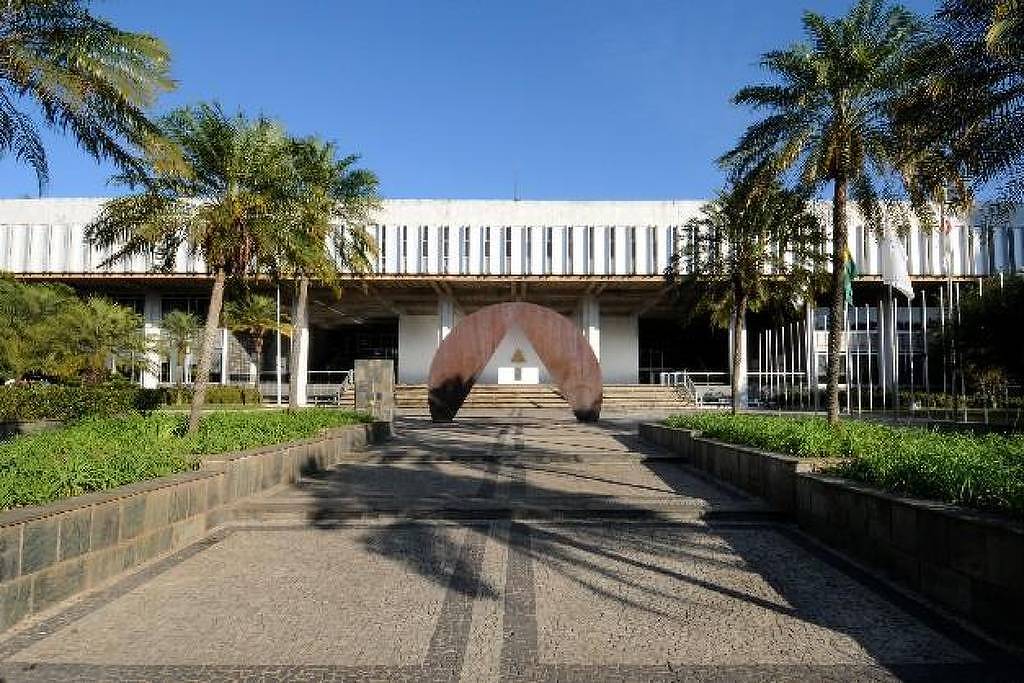 Doações de auditores fiscais a deputados mineiros levantam debate sobre influência política