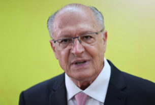 Docentes da USP entregam a Alckmin manifesto com 1.200 assinaturas pela reeleição de Lula