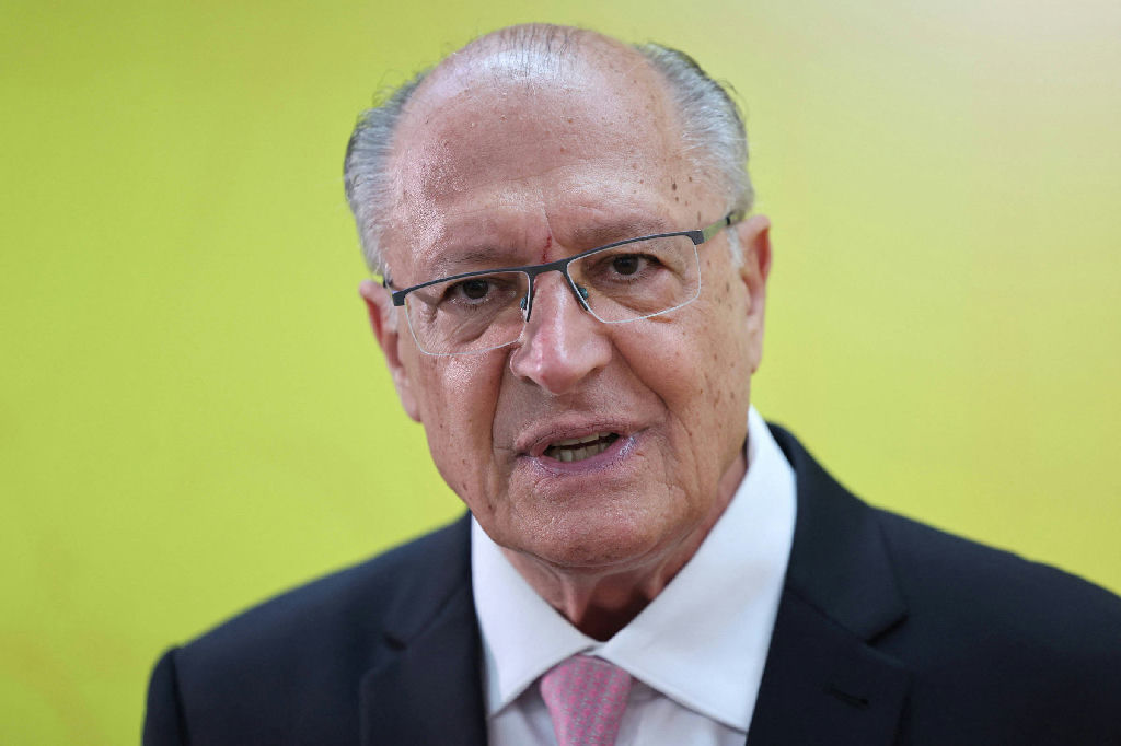 Docentes da USP entregam a Alckmin manifesto com 1.200 assinaturas pela reeleição de Lula