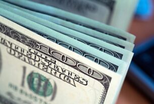 Dólar avança para R$ 5,04 sob influência da inflação nos EUA e expectativa eleitoral