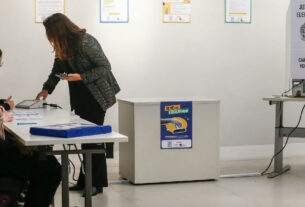 Eleitores da zona sul de São Paulo enfrentam filas curtas no início da votação deste domingo