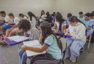 Estudantes da rede pública cobram mais qualidade no ensino e valorização docente
