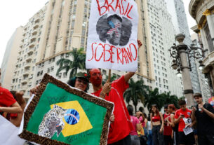 Estudantes ocupam centro do Rio em ato pró-Lula e reforçam debate eleitoral