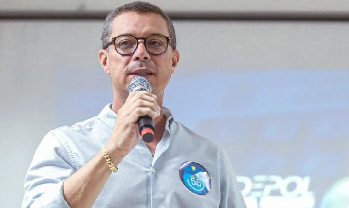 Fábio Mitidieri garante reeleição ao governo de Sergipe no primeiro turno