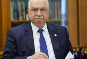 Fachin cobra Polícia Federal por transparência total sobre citações a ministros no caso Master