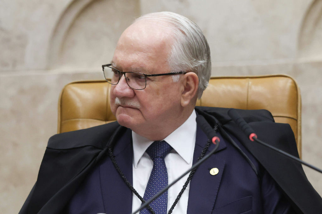 Fachin rejeita pedido de suspeição contra Flávio Dino apresentado pela defesa de Flávio Bolsonaro