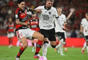 Flamengo vence o Atlético-MG por 3 a 2 e assume a liderança do Brasileirão