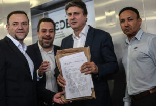 Flávio Bolsonaro aceita acordo e assina quebra de sigilo propuesta por Lula