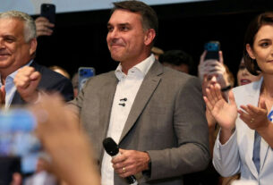 Flávio Bolsonaro consolida alianças e defende mudanças constitucionais