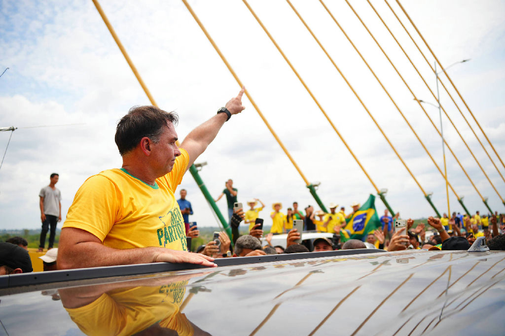 Flávio Bolsonaro critica regulação ambiental e promete liberdade fundiária no Pará