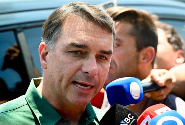 Flávio bolsonaro perde apoio quando eleitor imagina governo