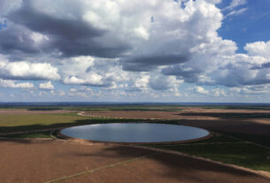 Flávio Bolsonaro promete ampliar irrigação no cerrado e gera alerta