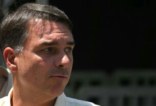 Flávio Bolsonaro viaja aos Estados Unidos após repercussão internacional e decisão do Supremo