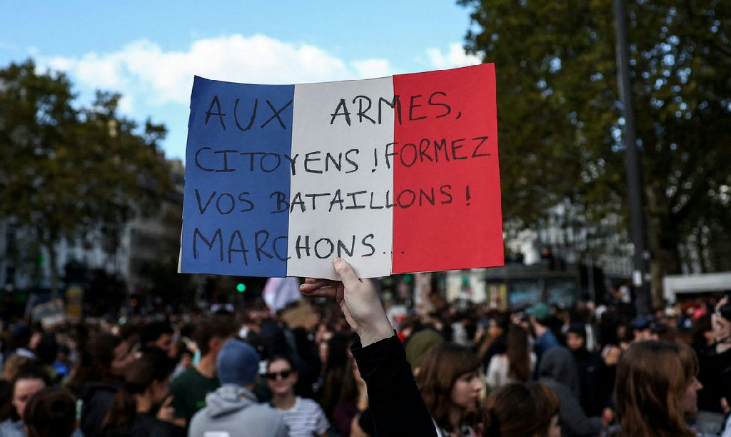 França endurece segurança e fecha comércios em Paris e Lyon para conter protestos