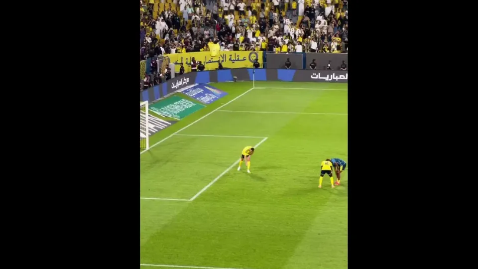 Gesto de Cristiano Ronaldo com cachecol após vitória do Al Nassr repercute na web